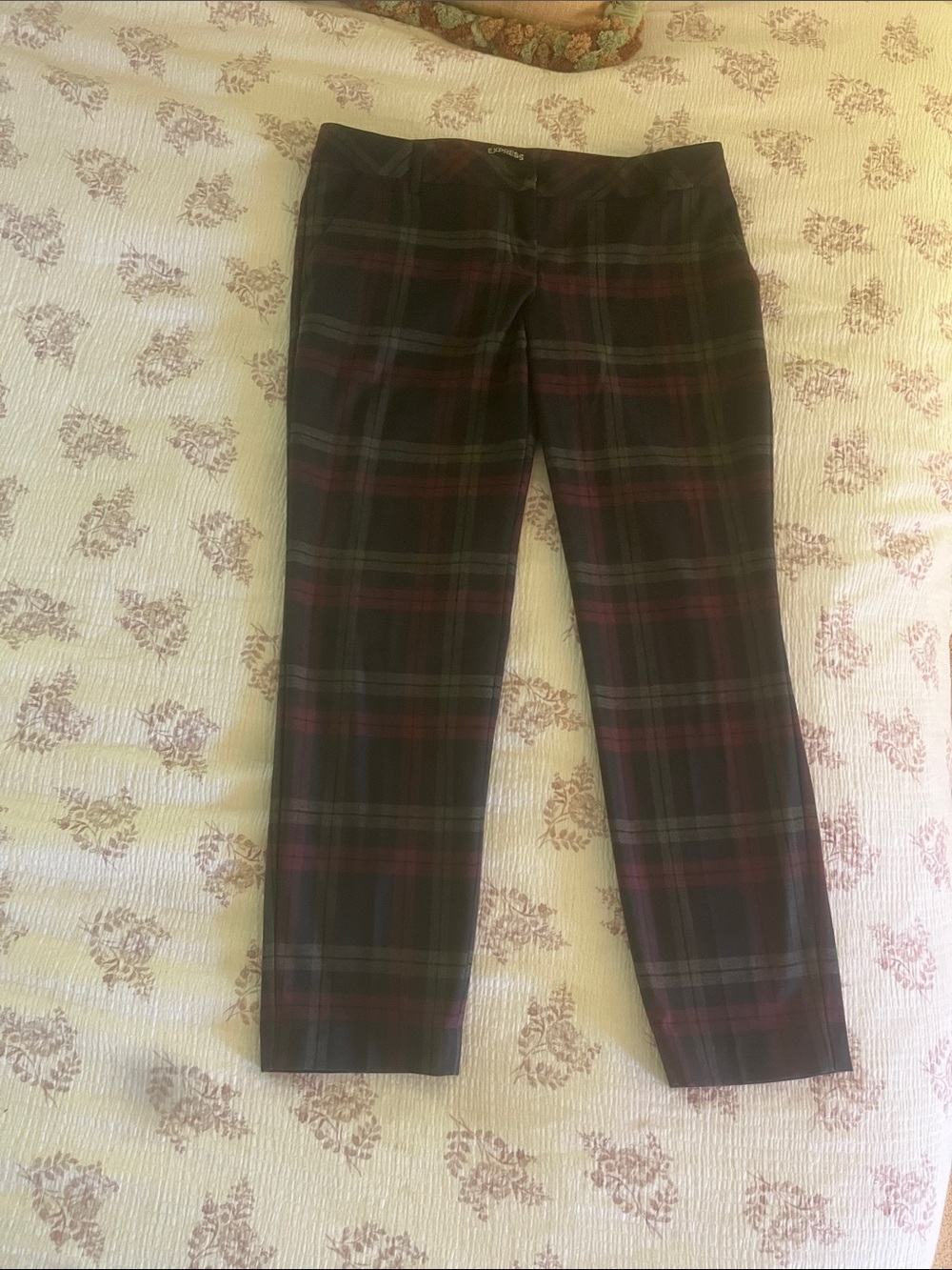Express Women's Ankle-Length Plaid Pants in Black and Burgundy
